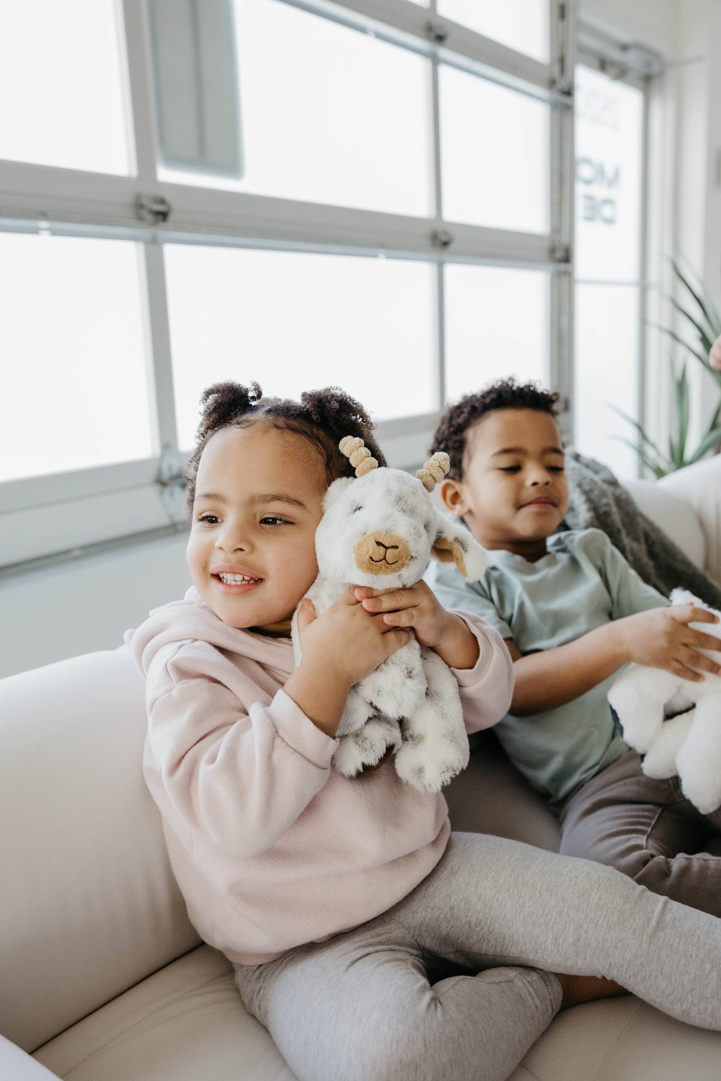 9" (20cm) Wild Onez Goat