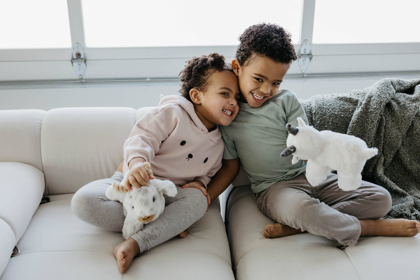 9" (20cm) Wild Onez Goat