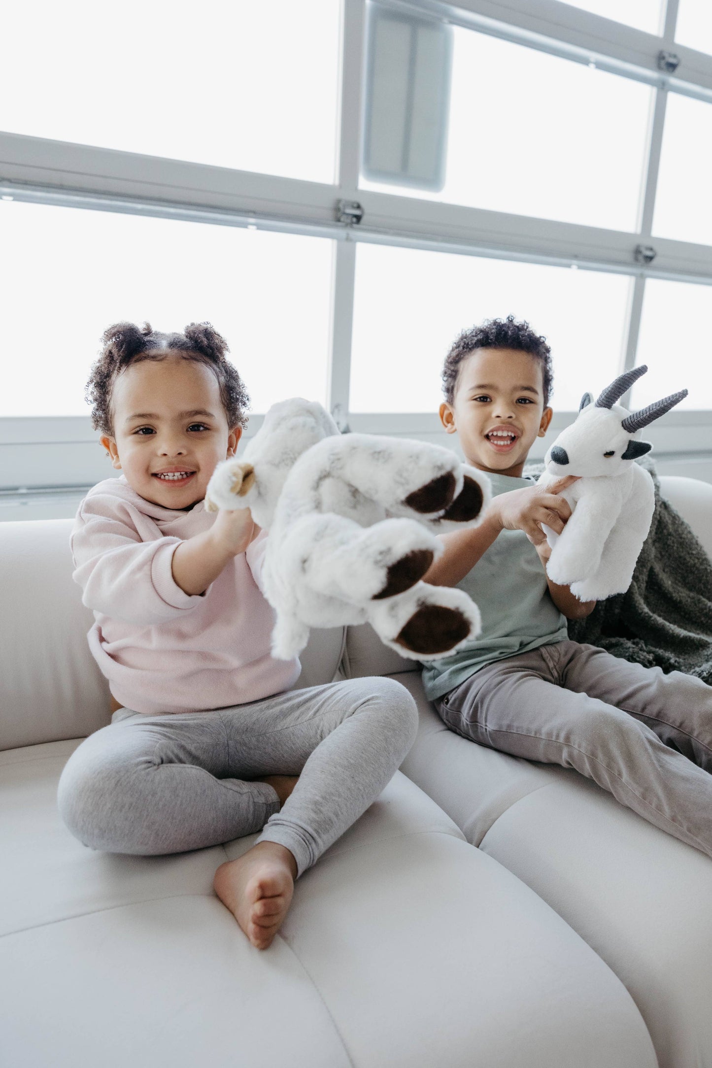 9" (20cm) Wild Onez Goat